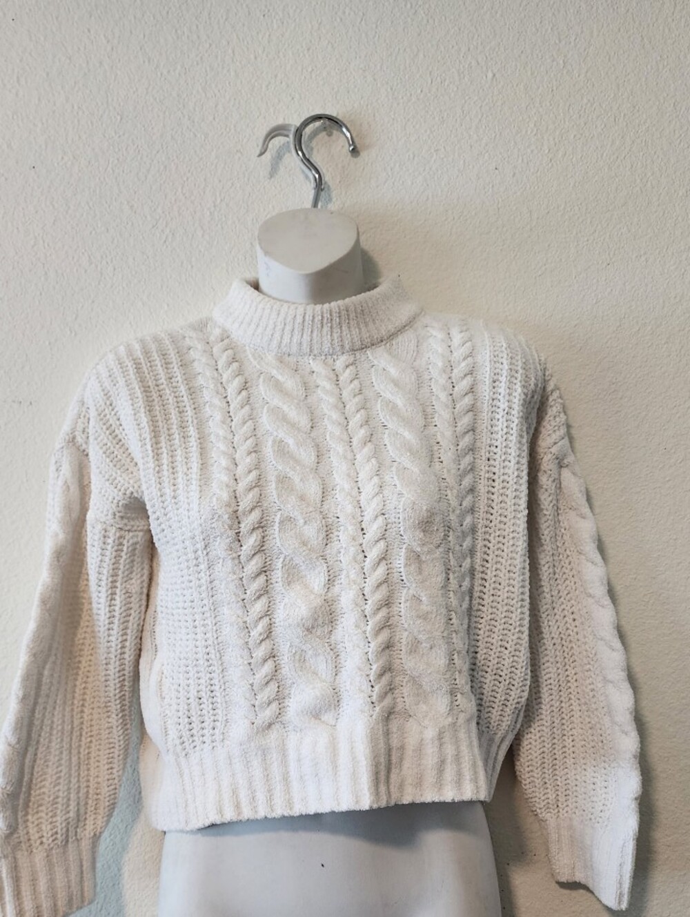 Abercrombie Kids Girls Cream Chenille Cable Knit Mock Neck Sweater Size 9/10